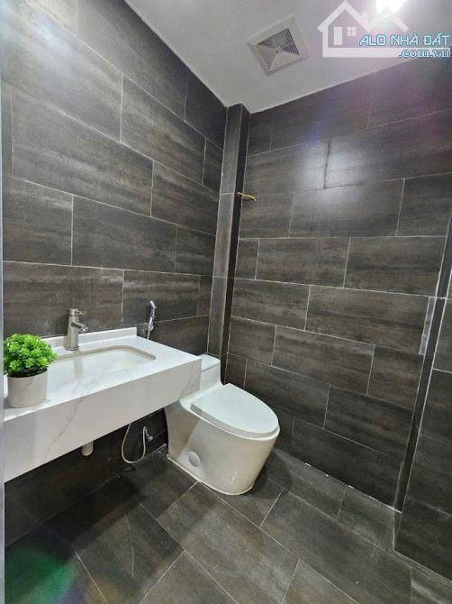 CCMN CĂN HỘ DỊCH VỤ CHO THUÊ ĐỊNH CÔNG 85M2x7T, MT 5.9M, GIÁ 16 TỶ 8 - 7