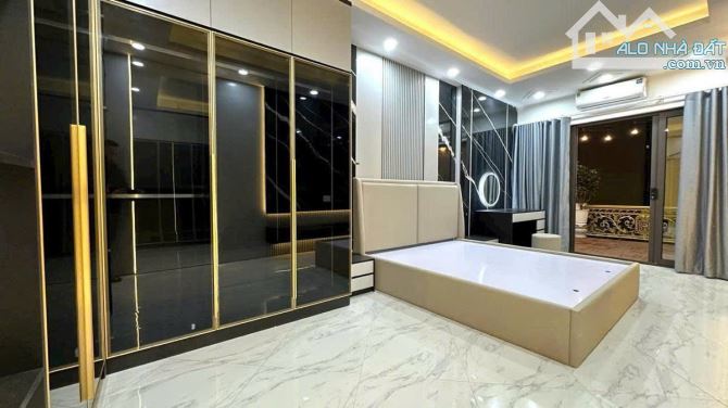 PHÂN LÔ VIP PHỐ 8/3 - QUỲNH MAI – 78M² – 5 TẦNG – GARA Ô TÔ – THANG MÁY – 17.5 TỶ - 7