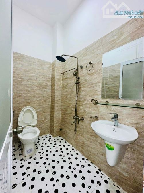 Vị trí cực đẹp - Đinh Tiên Hoàng - Đường Oto đến nhà ... rộng 8m - 60m2, 4 tầng - Chỉ 7.3T - 7