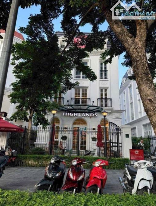 Mặt Phố Xuân Tảo - Biệt Thự Đơn Lập Embassy, 226m2, MT 12m, Duy Nhất 1 Căn Bán, Cực Đẹp