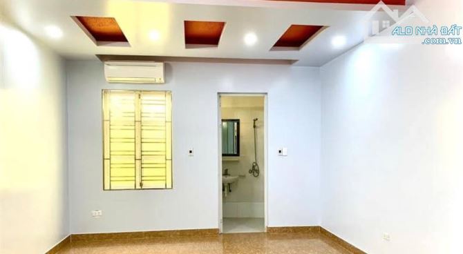 Bán nhà 4 tầngThiên Lôi,Lê Chân.93m2.Đường 5m.Kinh doanh tốt.Có Gara Ô tô.Giá chỉ 5,55 tỷ - 1