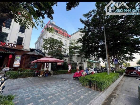 Mặt Phố Xuân Tảo - Biệt Thự Đơn Lập Embassy, 226m2, MT 12m, Duy Nhất 1 Căn Bán, Cực Đẹp - 2