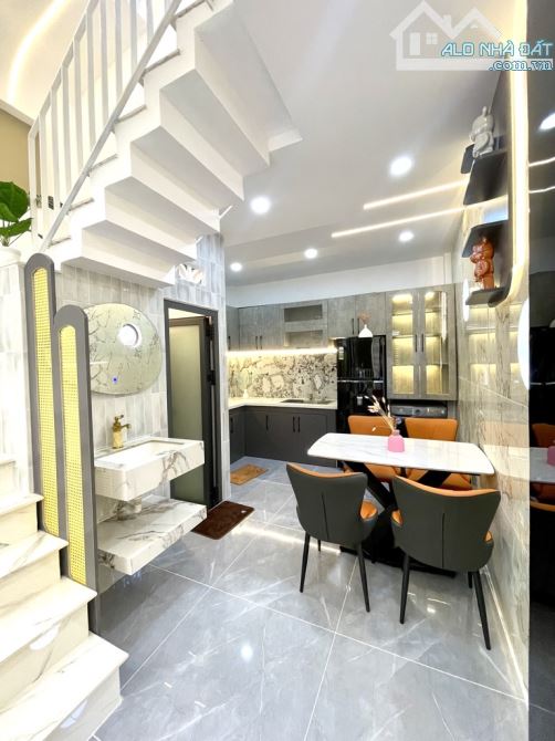 Nhà gần trục Dương Quảng Hàm nghìn tỷ - 1