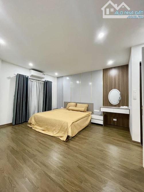 Bán nhà mới Cầu Giấy, 45m2, 5 tầng, chủ tặng full nội thất, giá bán 6,9 tỷ - 2