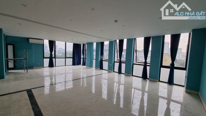 Cho thuê BT tại The Manor Central Park Nguyễn Xiển.DT : 250 M * 5 Tầng.Lô góc.Thông sàn - 3