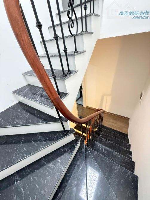 Bán nhà mới Cầu Giấy, 45m2, 5 tầng, chủ tặng full nội thất, giá bán 6,9 tỷ - 3