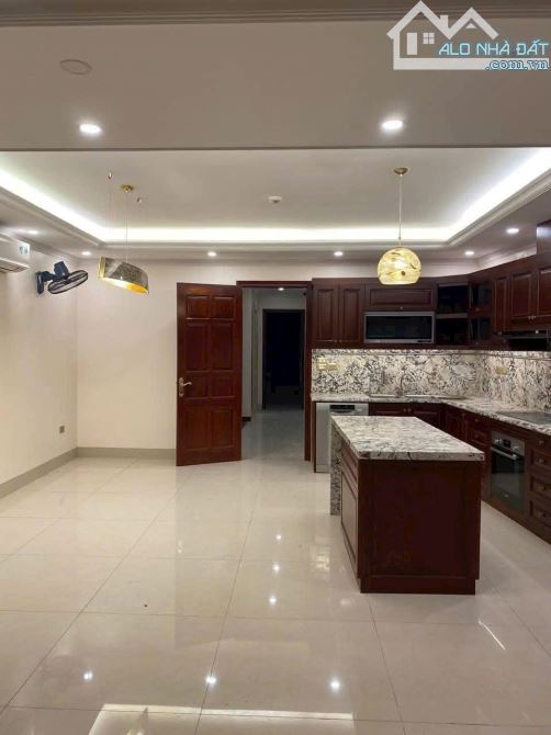 Mặt Hồ Tây, Nhật Chiêu 110m2, 5T. Thang máy kinh doanh. Cực hiếm - 4