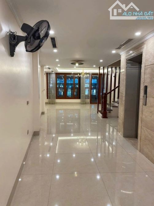 Mặt Hồ Tây, Nhật Chiêu 110m2, 5T. Thang máy kinh doanh. Cực hiếm - 5