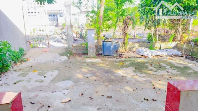 Cho thuê nhà 210 m2 có sân rộng kế KDC 91B tiện ở 5 triệu