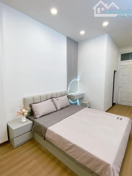 Bán nhà riêng trong ngõ Lò Đúc. Hai Bà Trưng DT 26m2 x 5T. Mặt tiền 3m. Full nội thất