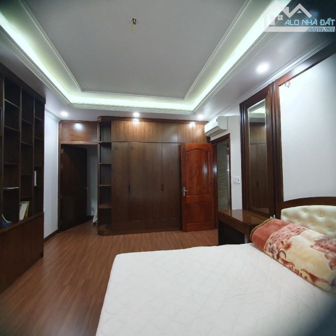 NHÀ NGÕ TO NHƯ PHỐ, Ô TÔ, 95m2, MẶT TIỀN 9m, NHỈNH 25 TỈ