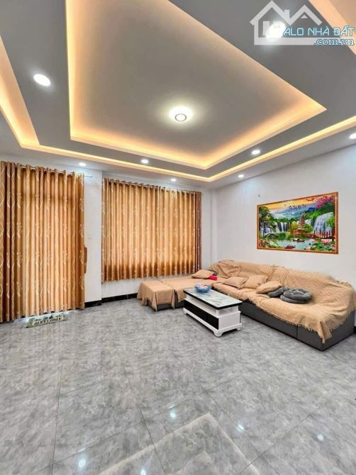 5 X 23 NHÀ MỚI 3 TẦNG HẺM 7M CHỈ 5.X TỶ.   - Vị trí 1 xẹt khu dân cư gần Hương Lộ 2 và Mã