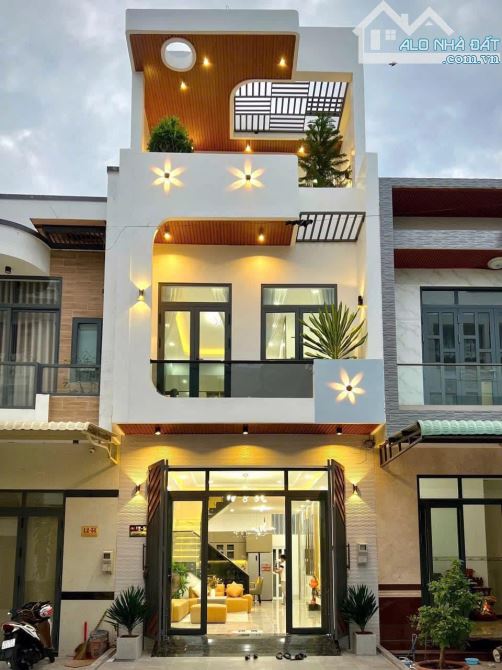 🏡🏡NHÀ  1 TRỆT 2 LẦU NỘI THẤT CAO CẤP, HIỆN ĐẠI GIÁ CHỈ 4.950 TỶ