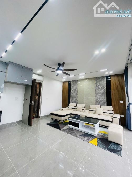 Trung Tâm Long Biên, Nhà 6 Tầng Thang Máy Hồng Tiến, Lô góc 3 thoáng 41m2 MT5.9M 9.98 tỷ - 1