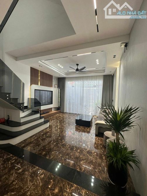 Nhà bán - DT( 5,2 x 11m) 6 tầng thang máy - MT 13m - Điện biên phủ - vĩnh hòa. - 1