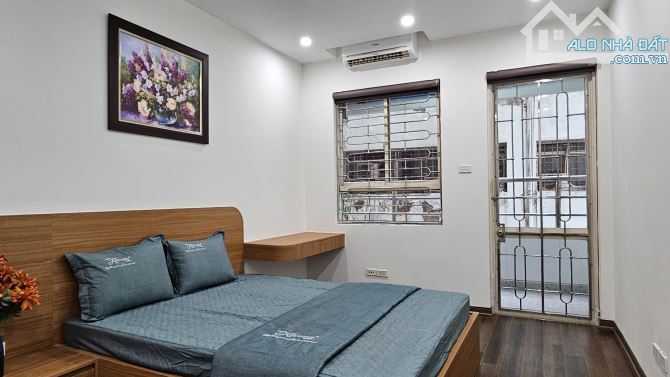 Cần bán căn hộ chung cư 17T Hoàng Đạo Thúy 151m2, 3PN, full nội thất, có slot ô tô - 2