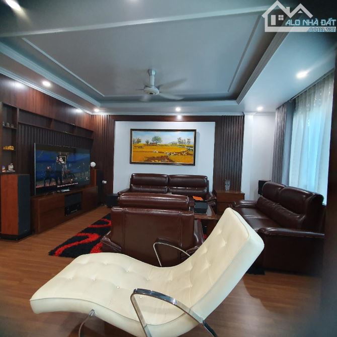 NHÀ NGÕ TO NHƯ PHỐ, Ô TÔ, 95m2, MẶT TIỀN 9m, NHỈNH 25 TỈ - 2