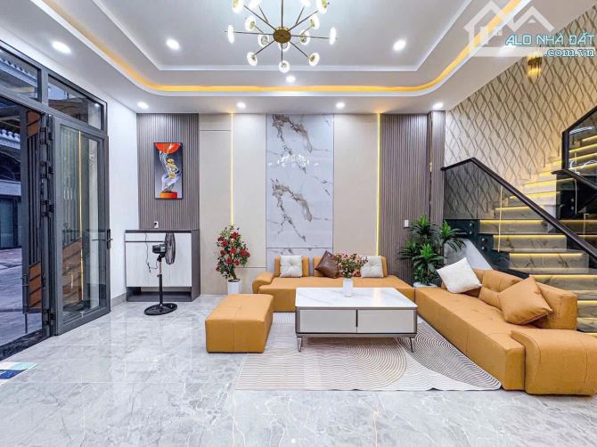 🏡🏡NHÀ  1 TRỆT 2 LẦU NỘI THẤT CAO CẤP, HIỆN ĐẠI GIÁ CHỈ 4.950 TỶ - 2