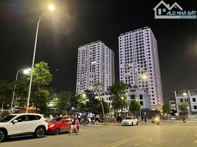 Cho thuê chung cư lô góc HC Golden City 72m2- 2 ngủ full đồ view công viên🎊🎊 - 3