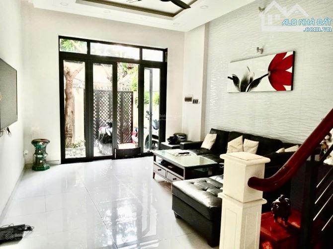 Bán nhà 3 tầng Nguyễn Thị Thập 64m2 có sân đậu xe ôtô giá 4.5 tỷ - 3