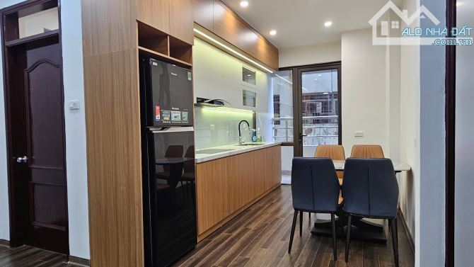 Cần bán căn hộ chung cư 17T Hoàng Đạo Thúy 151m2, 3PN, full nội thất, có slot ô tô - 4
