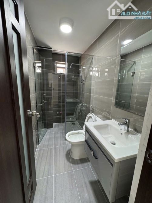 Hẻm xe hơi - Bùi Đình Túy - 4 Tầng - 72m2 (4 x 18) - 5PN 5WC - chỉ 8,x tỷ - 5