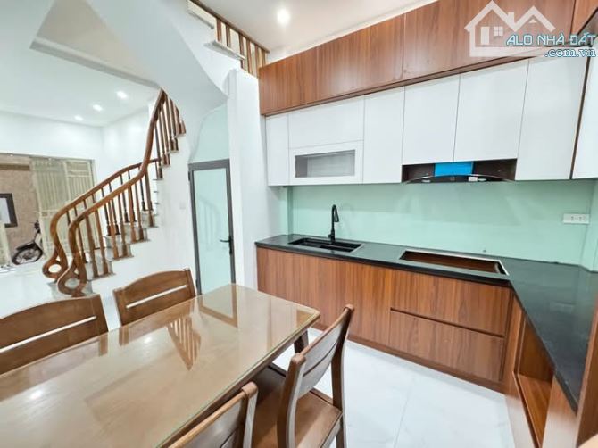 Một căn nhà 35m x 5t full nội thất giá chỉ 6tỷ thật là chất lượng cho cuộc sống tại : - 5