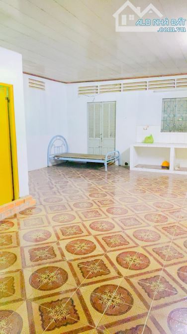 Cho thuê nhà 210 m2 có sân rộng kế KDC 91B tiện ở 5 triệu - 7