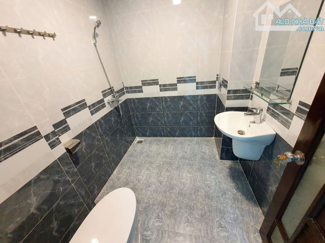 Bán nhà mặt tiền view sông, 6 x 36,6, kết cấu 1 trệt 1 lầu, 1 tum, 6pn 6wc , SHR hoàn công - 9