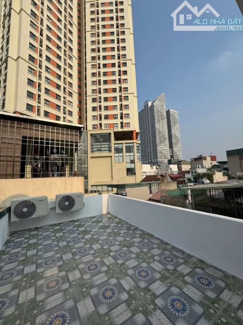 Một căn nhà 35m x 5t full nội thất giá chỉ 6tỷ thật là chất lượng cho cuộc sống tại : - 9