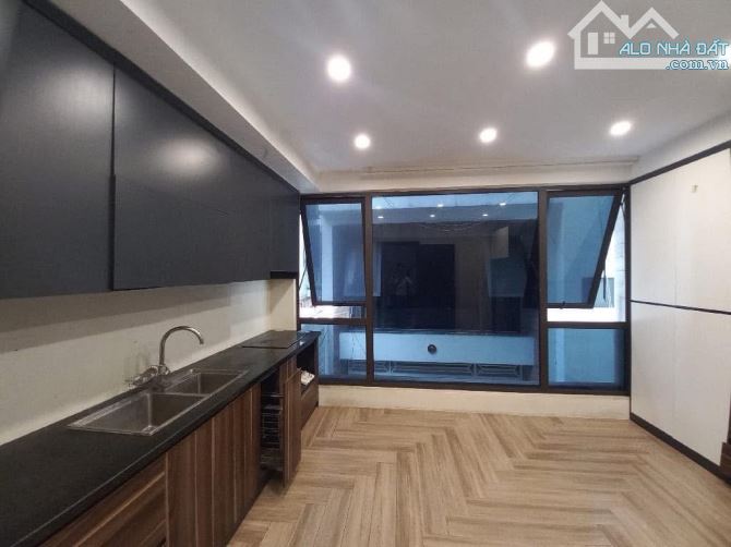 NHÀ ĐẸP, HIÊM, ÔTÔ QUA NHÀ, PHỐ TÂN THỤY PHÚC ĐỒNG. DT: 31m². 6tầng. Giá: 5,3tỷ