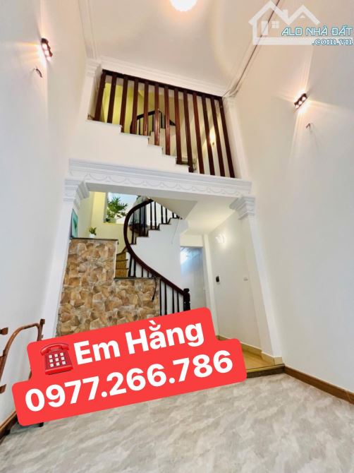 Nhà đẹp Tân Khai/Mai động, dân xây, ô tô, bãi đỗ xe cách chỉ 10m, 4 tầng có hơn 5 tỷ ạ!