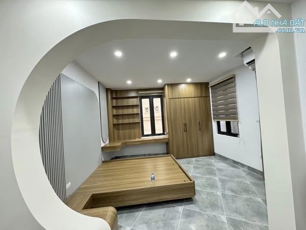 🏡 Nhà 35m2- Lê Lợi- 5 tầng thang máy - ô tô đỗ sát cửa, cách phố 5m – 7.35 tỷ