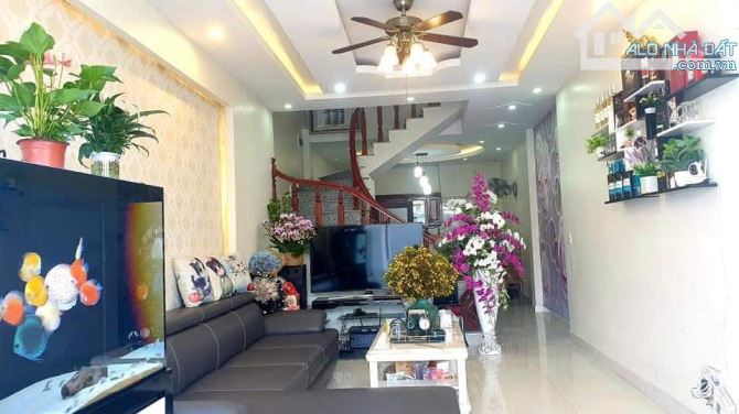 Bán nhà tại Kiều Sơn, Đằng Lâm, Hải An. 59m², 3 tầng chỉ 3,3 tỷ, ngõ ô tô tránh nhau