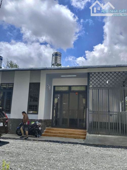 ✨ Nhà Mới Góc 2 Mặt Tiền đường 10M: 60M2 (FULL ONT), ngay Trung tâm xã Trường Đông - 719Tr