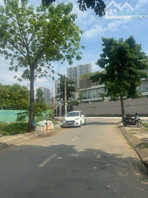 Đất phân lô, đối diện Vinhomes, 82m2, ngang 5m, GPXD 4 tầng, 4,5 tỷ - 1