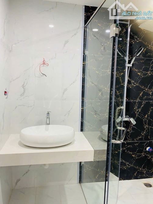 Bán nhà mặt ngõ Xuân Đỉnh ,35m2, 5 tầng  ô tô đổ cửa  ,LÔ GÓC ,50M ra phố ,nhỉnh  7 tỷ - 2