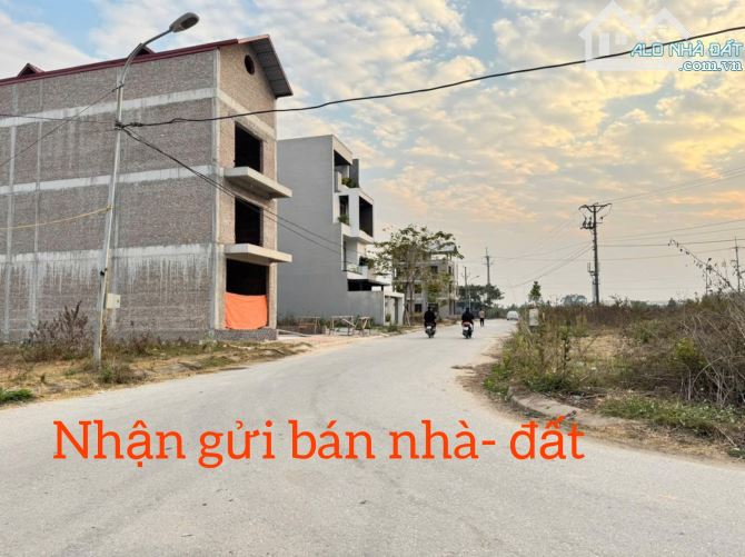 Bán nhà 3 tầng mới tinh, full nội thất, KĐT Chi Đông, Mê Linh - đón Tết ngay - 2