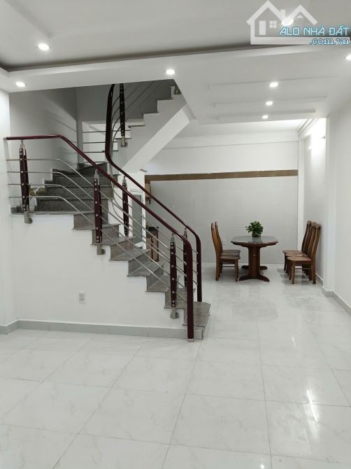 Bán nhà 3 tầng Đằng Hải,Hải An.38m2.Mặt tiền 4,47m.Chỉ 1,85tỷ - 2