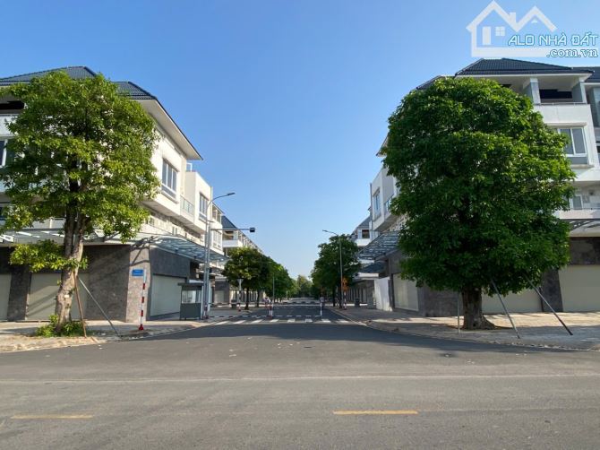 Bán căn shophouse mặt tiền khu biệt thự Văn Hoa Villas, đường Nguyễn Văn Hoa, 20 tỷ - 2