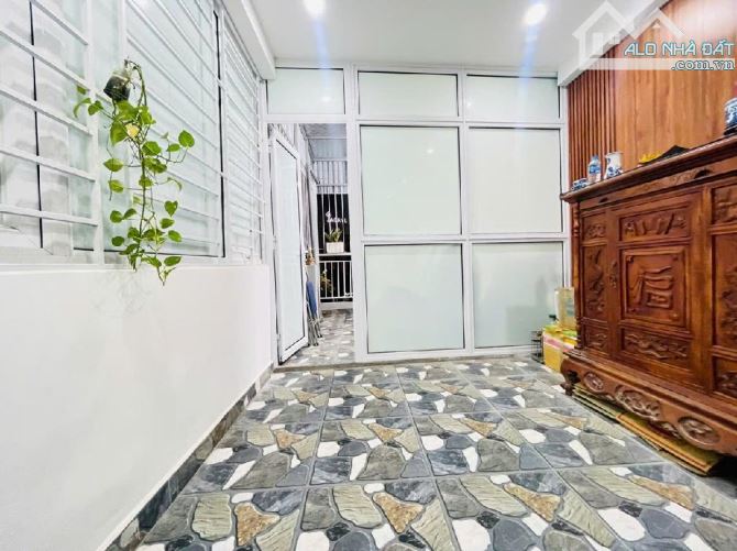 NHÀ ĐẸP 30M² – TRẦN KHÁT CHÂN – 5 TẦNG, NGÕ 3 GÁC- 10 m ra mặt phố – GIÁ CHỈ 6.15 TỶ! - 2