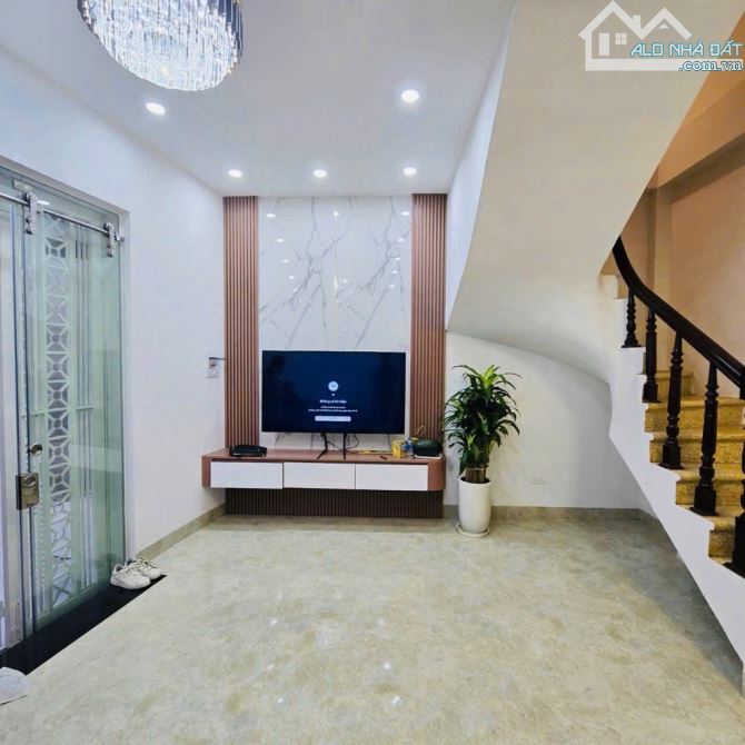 BÁN NHÀ 30M² – MINH KHAI, HAI BÀ TRƯNG – 5 TẦNG, NHÀ MỚI, NGÕ 3 GÁC – GIÁ 6.4 TỶ - 2