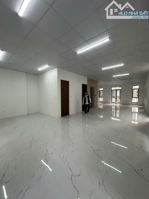 Cho thuê văn  phòng Him Lam Vạn phúc , diện tích 100 m2, 2 mặt thoáng, sàn đẹp như ảnh - 3