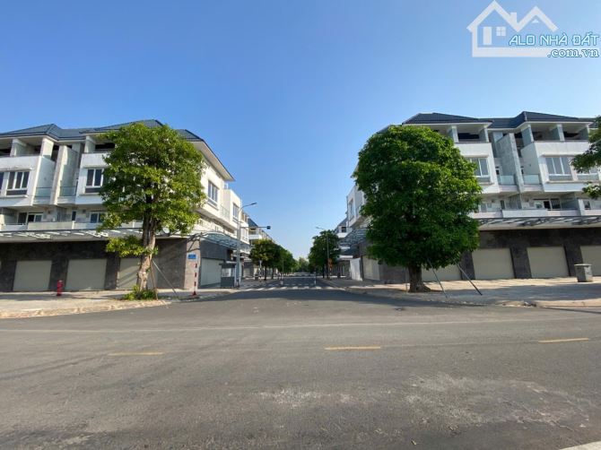 Bán căn shophouse mặt tiền khu biệt thự Văn Hoa Villas, đường Nguyễn Văn Hoa, 20 tỷ - 3