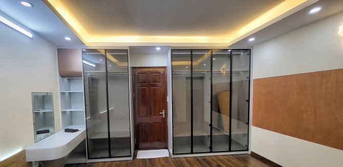 NHÀ MỚI Ô T Ô ĐỖ CỬA PHỐ THẠCH BÀN 30M2, 6 TẦNG,MẶT TIỀN 4.6M, 6.9 TỶ.LONG BIÊN. - 4