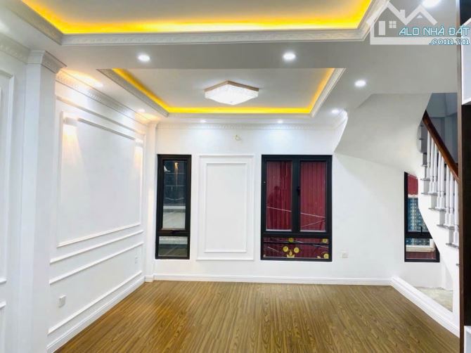 Bán nhà mặt ngõ Xuân Đỉnh ,35m2, 5 tầng  ô tô đổ cửa  ,LÔ GÓC ,50M ra phố ,nhỉnh  7 tỷ - 5