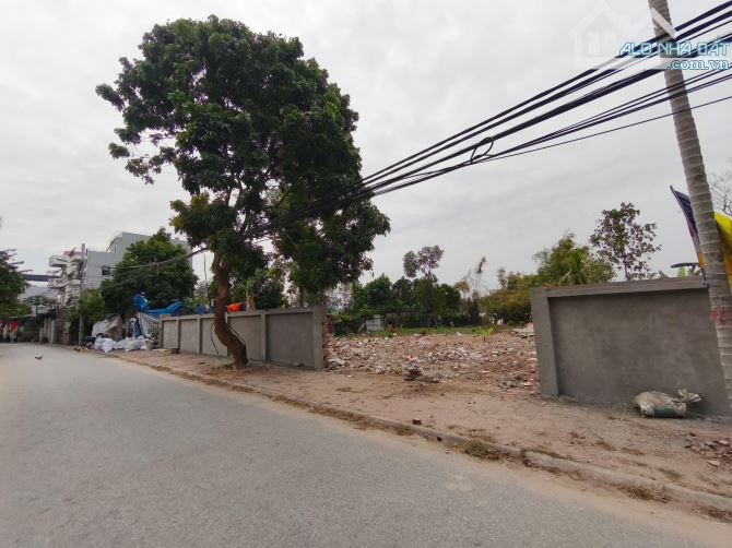 Bán đất Bắc Biên Long Biên DT 1750 m2, mt 20m giá 4,65tỷ - 5