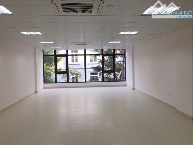 Cho thuê nhà MP Bùi Huy Bích, 100m2 x 7 tầng, thang máy, 70tr/t