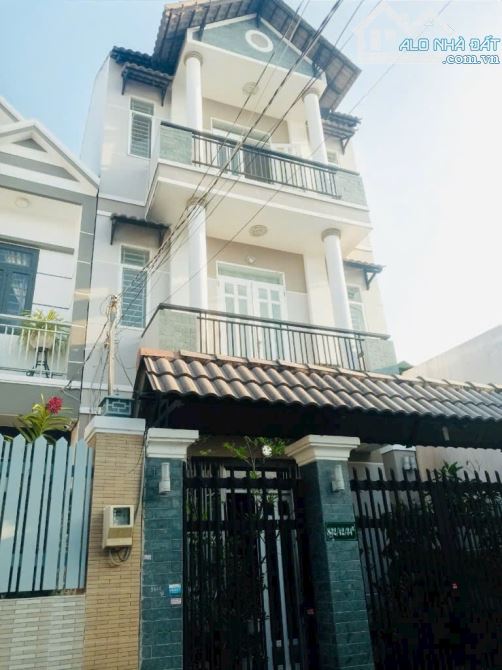 Bán nhà hẻm xe hơi 1368 Lê Văn Lương , Phước Kiển - Giá tốt