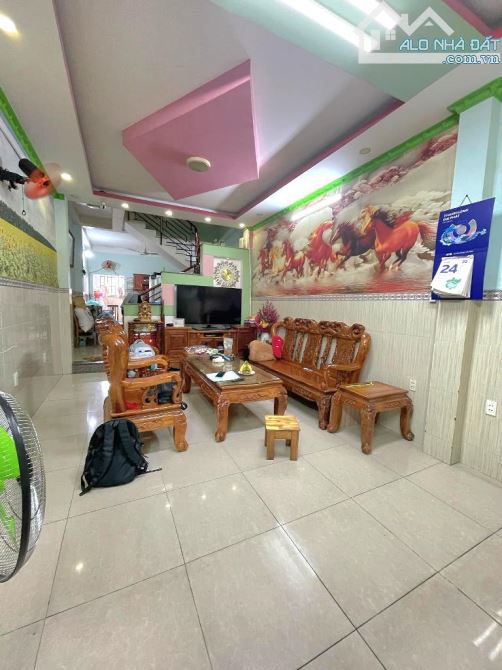 NHÀ ĐẸP 3 TẦNG Đ. SỐ 11 - 26/3 GIÁP TÂN PHÚ -HẺM XE TẢI 6M THÔNG- 81M2(4x21) -CHỈ HƠN 6 TỶ